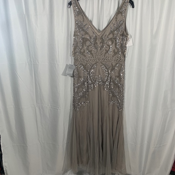 New Adrianna Papell beaded embroidered v-neck gown - Picture 5 of 10